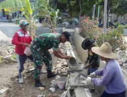 Peduli Warga, Babinsa Koramil 0827 Bluto Dengan Kerja Bahkti