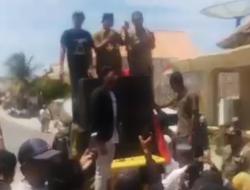 Perbup Pilkades Minta Direvisi , Ratusan Masyarakat Pulau Sapudi Lakukan Demo