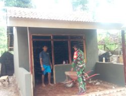 Gotong-Royong RTLH, Babinsa Koramil 0827/10 Ambunten Bersama Warga