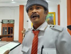 YLBH Minta Pembekuan 5 SK Kades di Komisi 1