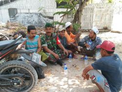 Membina Kesadaran Masyarakat,  Babinsa Koramil 0827/23 Giligenting Giat Komsos