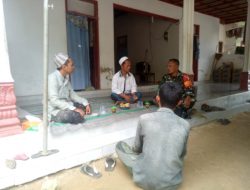 Cara Babinsa Koramil 0827/10 Ambunten Menjaga Wilayah Teritorialnya