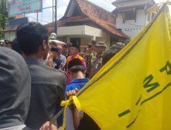 Kantor Dinsos Sumenep di Demo, Mafia Bantuan BPNT Sanksi Tegas