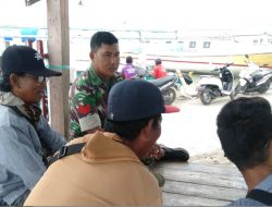 Usai Apel Pagi, Babinsa Koramil 0827/21 Ra’as Bagi Tugas Kemasyarakatan