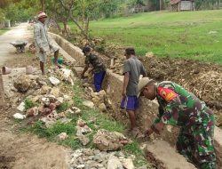 Babinsa Koramil 0827/20 Sapudi Tingkatkan Gotong Royong