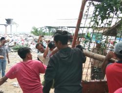 Sejumlah Warga Aksi Penyegelan TPA Sampah di Bangkalan