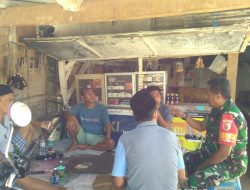 Babinsa Koramil 0827/17 Dungkek, Komsos Dengan Warga