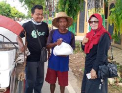 Covid-19 Penghasilan Abang Becak Menurun, Eks Guru Kepulauan Bagi Sembako