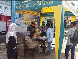 Babinsa 0827 Dungkek Bersama tim Kesehatan Cek Suhu Badan Penumpang