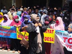 Sidang Replik Kasus ITE Kades Longos, Ratusan Warga Longos Datang “Intervensi”?