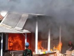 Sebuah Toko Mainan di Gayam Ludes Terbakar