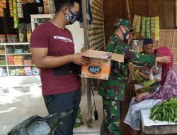 Cegah Penularan Corona, Babinsa Lenteng Membagikan Masker
