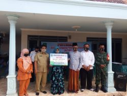 Babinsa Dasuk Dampingi Penyaluran BLT-DD di Kerta Barat