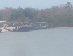 Menguak Fakta Baru, Kapal Tongkang Milik BUMDes Gersik Putih Tak Menggunakan Tiket?