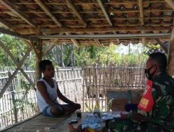 Imbau Pakai Masker, Babinsa Raas Komsos Dengan Warga