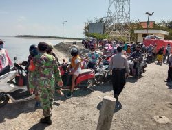 Cegah Covid19, Babinsa Raas dan Anggota Polsek Sambangi tempat Kumpulnya Masyarakat