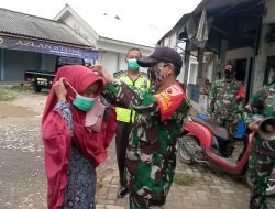 Memutus Mata Rantai Covid-19, Babinsa Manding Melakukan Penegakan  Prokes