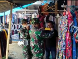 Babinsa Ganding, Imabau Pedagang dan Pengunjung Mematuhi Prokes