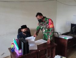 Komsos Babinsa Gapura Bersama Perangkat Desa