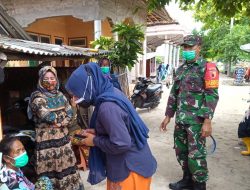 Menghindari Penularan Covi-19, Babinsa Raas Minta Warga Pakai Masker