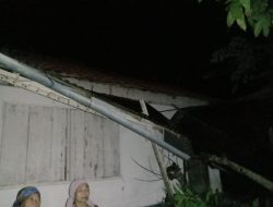 Pohon Tumbang, Mengakibatkan Rumah Warga Aeng Panas Rusak Parah