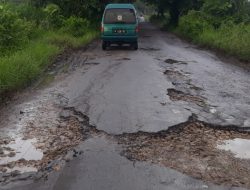 Akses Jalan Utama Kecamatan Guluk-Guluk Rusak Parah