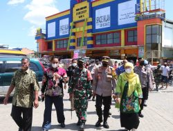 Antisipasi Lonjakan Harga Sembako, Dandim 0827 Sumenep Beserta Forkopimda Pantau Pasar Anom