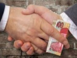 Diduga Minta Uang Nutup Kasus, Kades Baragung Disoal Warganya