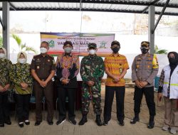 Dandim 0827/Sumenep Dampingi Bupati Pantau Kegiatan Vaksinasi Massal Di Kantor Kejari