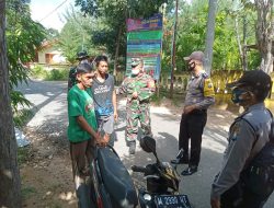 Tak Kenal Lelah, Anggota Koramil Giligenting Terus Operasi Yustisi Disiplin Prokes