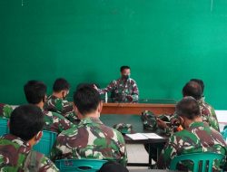 Pemberian Bekal Terkait PPKM Darurat Dan Sosialisasi Aplikasi SILACAK Oleh Dandim 0827/Sumenep