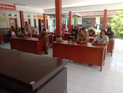 Pj Kades Prenduan “Persulit” Pelayanan, Perangkat Desa Geruduk Camat