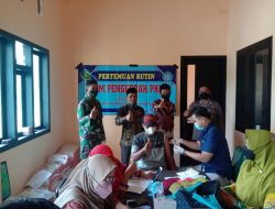 Pendampingan Babinsa Koramil 03 Manding Vaksinasi Covid-19 di Desa Binaannya