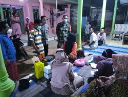 Dukung Percepatan Herd Imunity, Babinsa Gencarkan 457 Vaksin Pada Malam Hari di Kecamatan Bluto