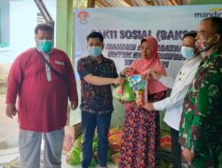 Bakti Sosial Paguyuban E-Warung Bluto Bagi Sembako Kepada Masyarakat Miskin