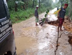 Diguyur Hujan, Tebing Sepanjang 35 Meter di Rubaru Ambrol