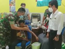 Danramil Kota Dampingi Langsung Vaksinasi Anak Usia 12 Tahun