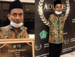 Tanpa Dua Lengan, Untung Asal Sumenep Raih Penghargaan Madrasah Award 2021 Kemenag RI