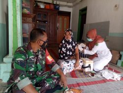 Serka Hairudin Lakukan Serbuan Vaksinasi Covid-19 Secara door to door