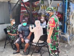 Jelang Idul Fitri, Kodim 0827/Sumenep Tingkatkan Pelayanan Mobile Vaksin Boster di Pelabuhan