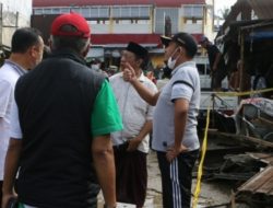 Terbakarnya Toko Pasar Lenteng, Bupati Sumenep Akan Anggarkan Pembangunan di PAK