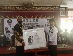 Peduli Anak Yatim, Gelar Abul Yatama Diberikan BAZNAS Sumenep Kepada Bupati