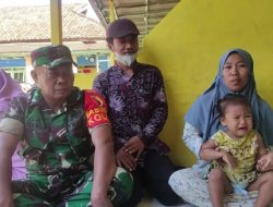 Kunjungi Anak Balita Tanpa Lubang Anus, Babinsa Koramil 0827/01 Kota Berikan Santunan