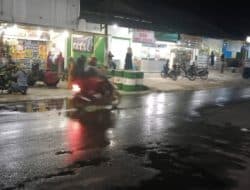 Genangan Air Jalan Raya Depan SPBU Pamolokan Air Comberan, Warga Resah