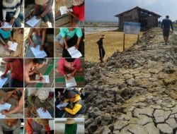 Warga Tolak Pekerjaan Proyek Normalisasi Saluran Petani Garam Gersik Putih