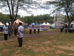 Peduli Warga, Danramil 0827/14 Batang-Batang Ikut Kerja Bakti Bersama Hingga Berikan Sembako