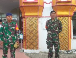 Amankan Shalat Idul Fitri, Babinsa Koramil 20/Sapudi Shalat Bersama Warga