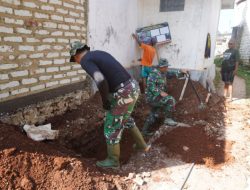 Kenang kenangan Satgas TMMD Kerjakan Septic Tank Masjid As-Salam