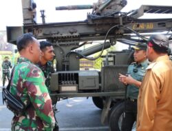Dandim bersama Bupati Sumenep Tinjau Kesiapan Alat Water Well Drilling Yonzipur 5/ABW
