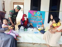 Babinsa Dampingi Skrining Kesehatan Balita Lewat Posyandu, Cegah Bertambahnya Kasus Stunting